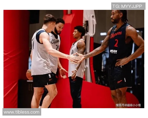 快船擒下雄鹿,莱昂纳德独得35分,展现MVP级别实力 快船擒下雄鹿,莱昂纳德独得35分,展现MVP级别实力