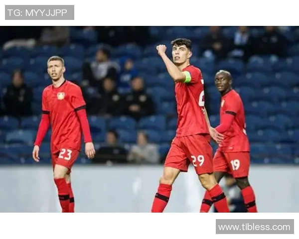 拜仁遭遇主场失利，勒沃库森击败豪门助力欧战资格