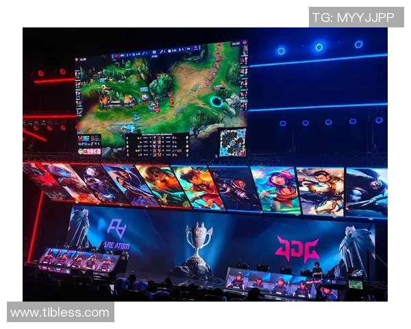 热议英雄联盟：JDG战队如何在赛季中实现快速变革与突破